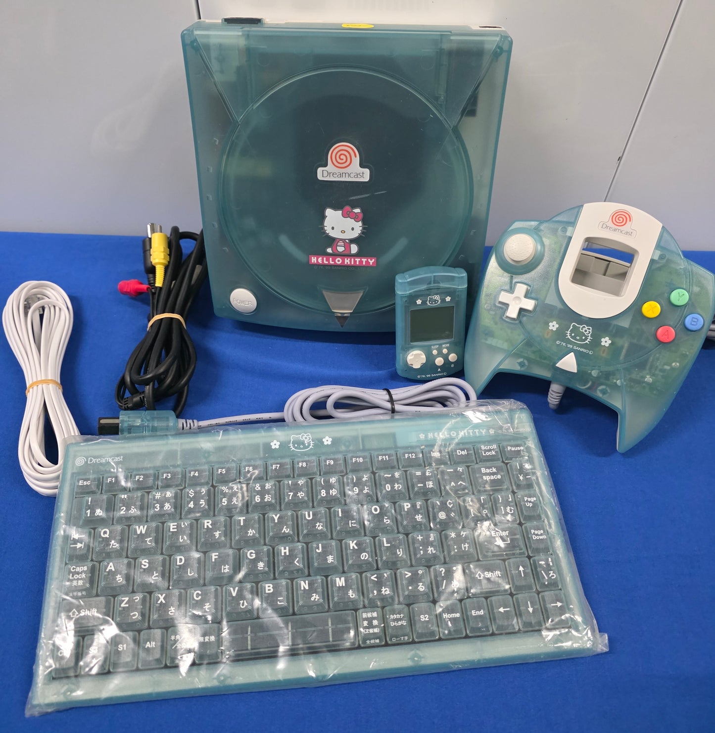 Hello Kitty Dreamcast - Blue Unit