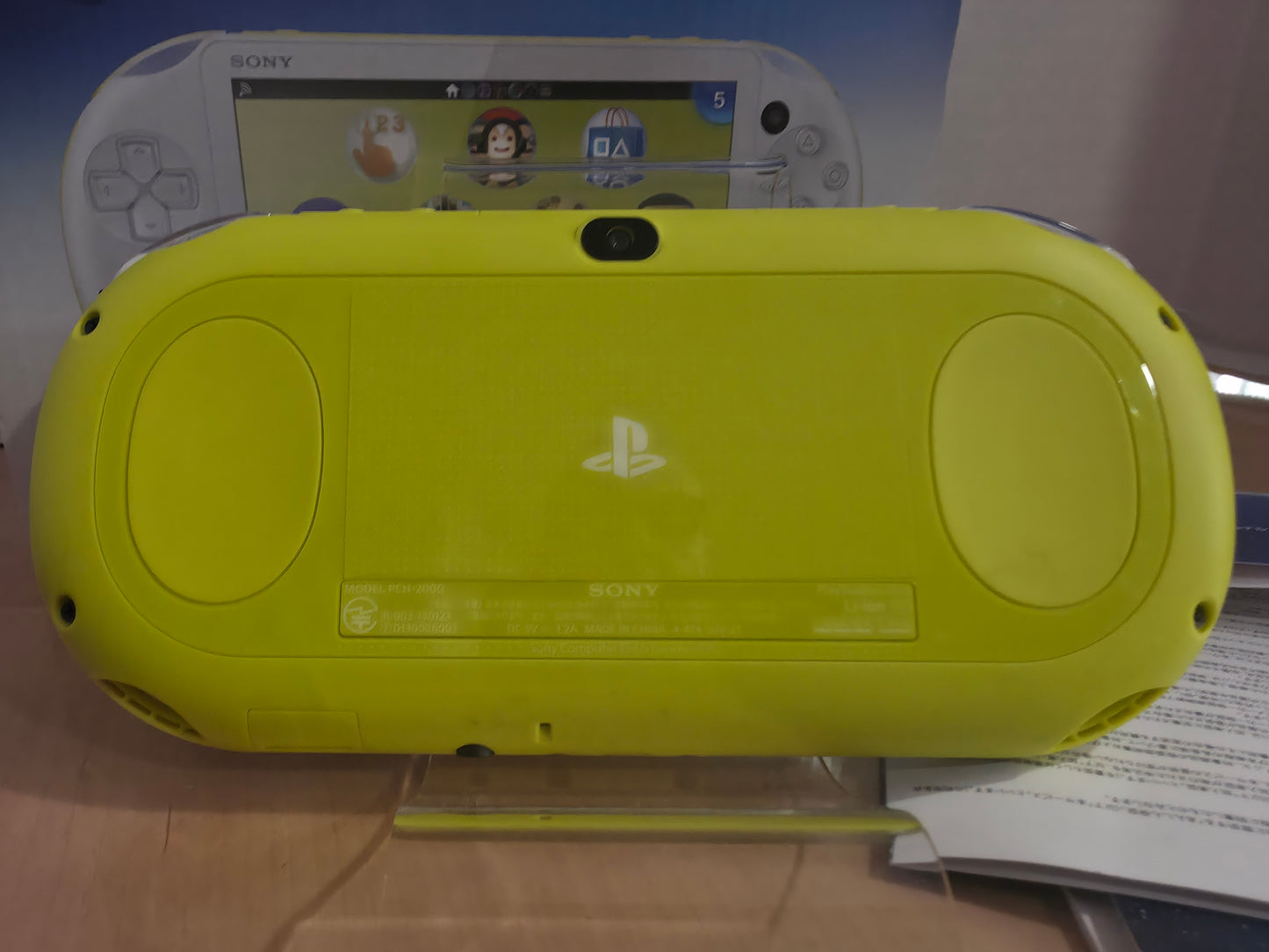 Lime Green/White PSVita